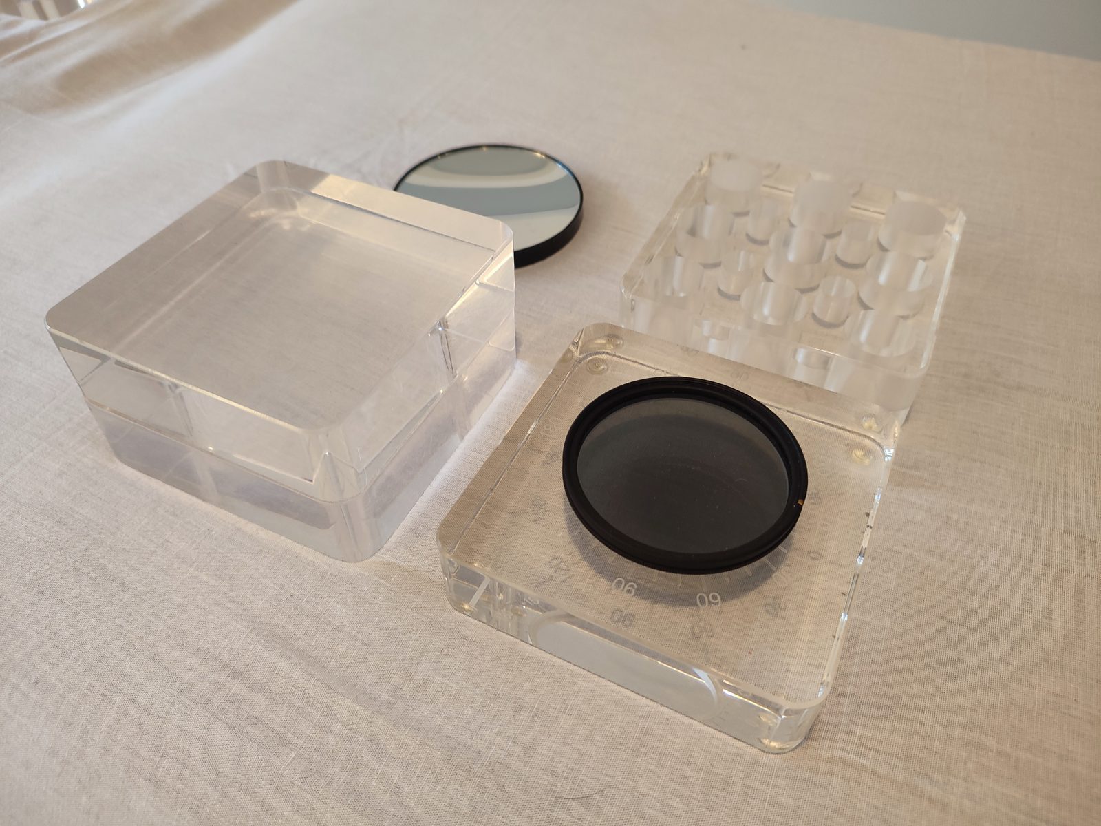 ART tools: acrylic blocks and a polarising filter
